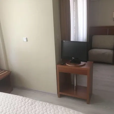 迪瓦酒店 2* 马尔马里斯